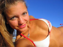 Sarah Jay sexy curvy babe